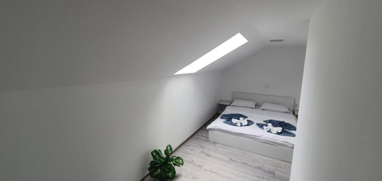 Apartament La Sika Orşova Exteriör bild