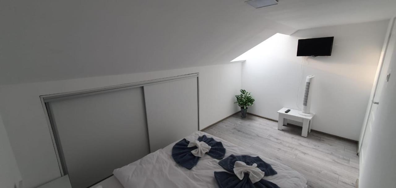 Apartament La Sika Orşova Exteriör bild